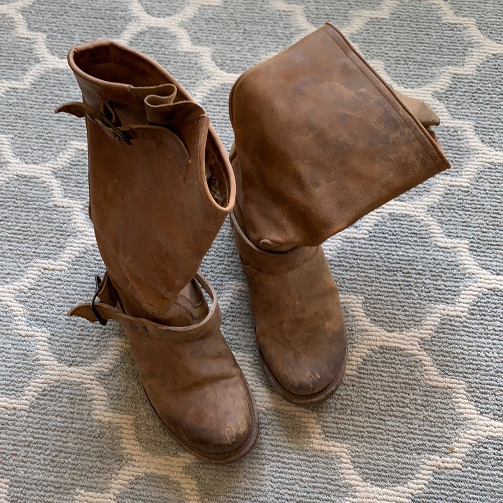 Fun tan cowboy casual boot